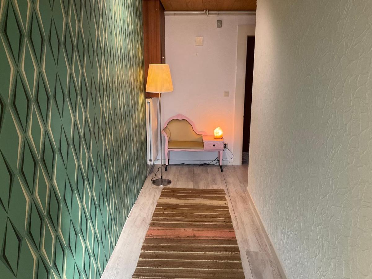 Privartzimmer 'Ausfahrt Freihalten' Husum  Exteriér fotografie
