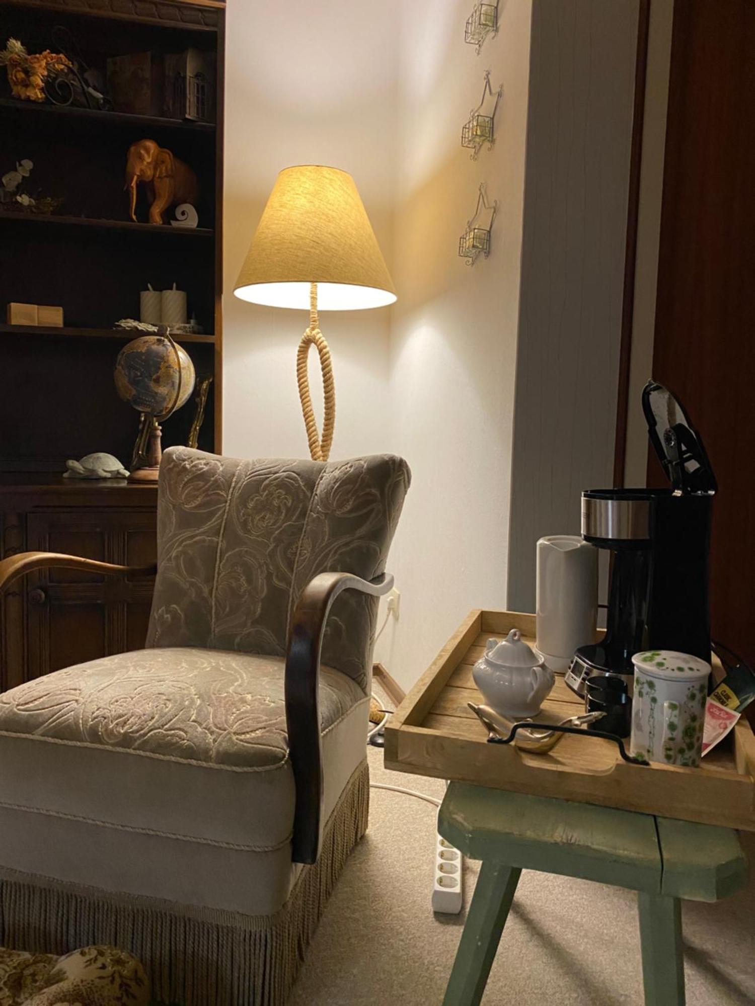 Privartzimmer 'Ausfahrt Freihalten' Husum  Exteriér fotografie