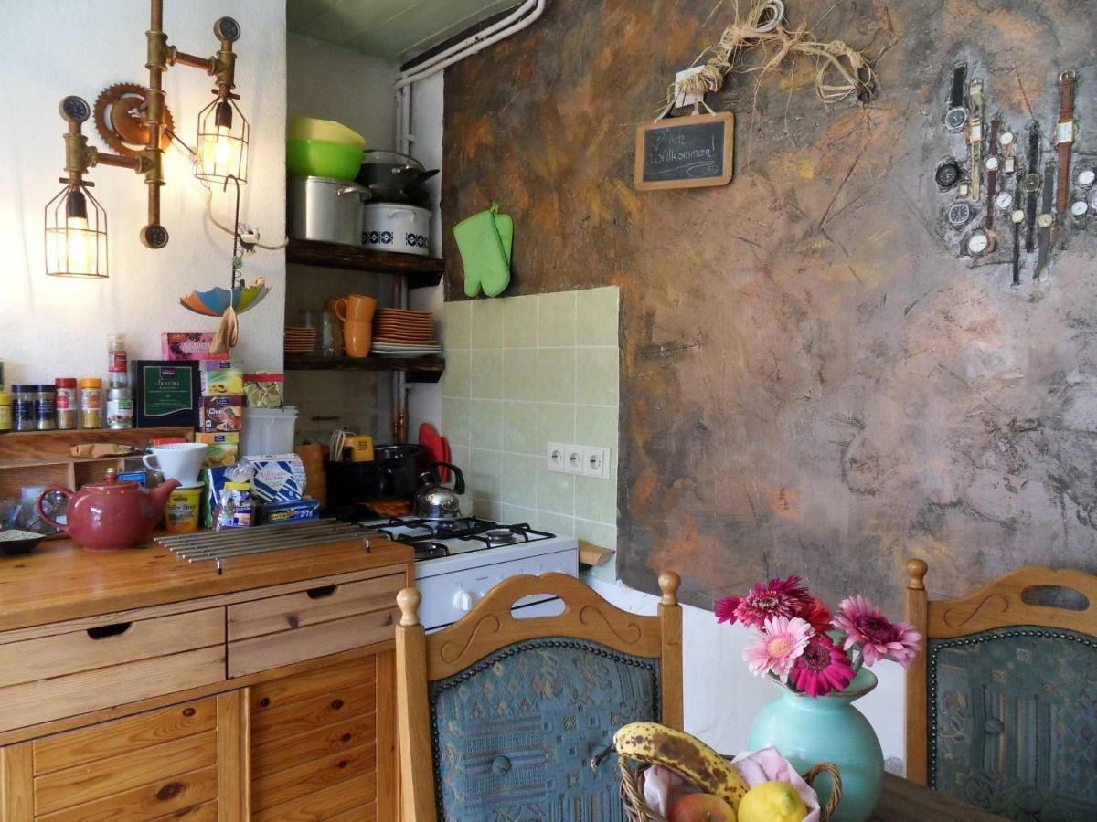 Privartzimmer 'Ausfahrt Freihalten' Husum  Exteriér fotografie